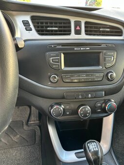 Kia CEED SW 1.6 CRDI - 12