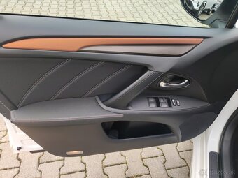 Toyota Avensis ACTIVE + TREND 2015 1.8 benzín - 12