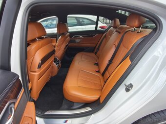 BMW Rad 7 730d xDrive A/T - 12