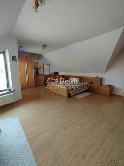 Výnimočný 7 izbový dom v Zbehoch – so saunou a bazénom - 12