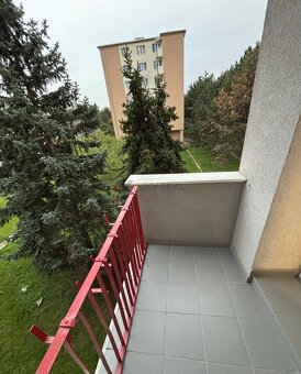 Priestranný 2izbový kompletne zrekonštruovaný byt v Krasňano - 12