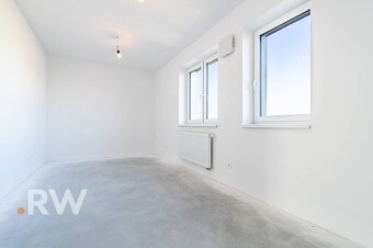 V ŠTANDARDE - 4izb. BYT + TERASA - 120m2 a viac - REZIDENCIA - 12