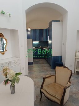 4-izbový byt   s barokovým štýlom, krásnou terasou , záhrado - 12
