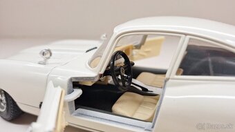 1:18 JAGUAR E COUPE , k - 12