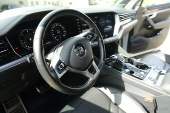 🚗 Volkswagen Touareg 3.0 V6 TDI SCR 286k R-Line 4Motion Tip - 12