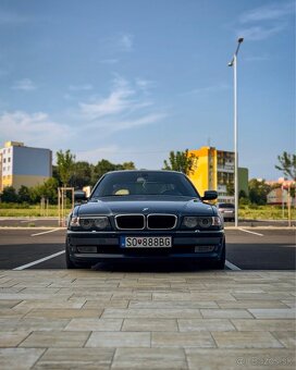 BMW 740iL E38 - 12