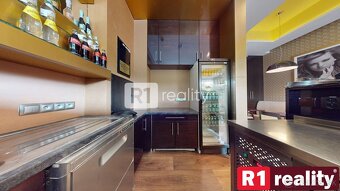 Jedinečný obchodný priestor v centre kúpeľného mesta Piešťan - 12