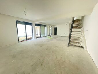 NOVINKA Moderná NOVOSTAVBA v rekreačnej oblasti KALUŹA - 12