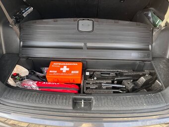 Kia Sorento 7 miestná ,2.2 CRDI Platinum - 12