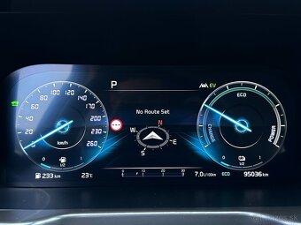 Kia Sorento 1.6 T-GDi HEV AWD A/T, r.v.: 2021 - 12