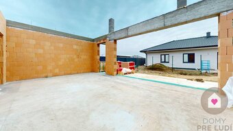 Krásny 4 izbový RD bungalov 114,25 m2 na pozemku 494 a 533 m - 12