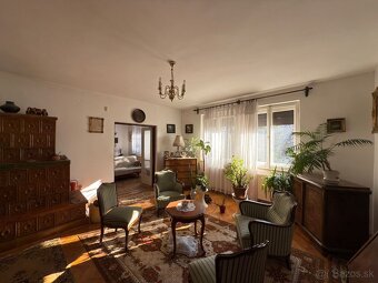 MAĎARSKO - GONC 6 IZBOVÝ POSCHODOVÝ RD S TERASOU, PIVNICOU, - 12