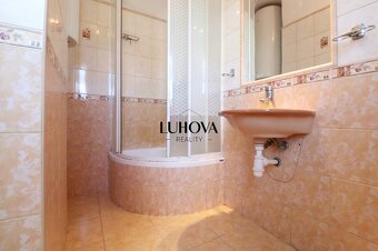 Na predaj 2-izbový byt so záhradkou a garážou - 12