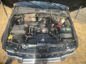 Jeep Cherokee 3.7 V6 - 12