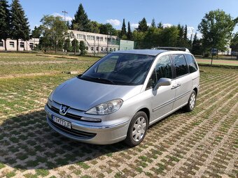 Peugeot 807 2.0 HDi (100 kW) Family, 7 miest, manuál, diesel - 12