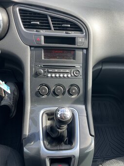 Peugeot 5008 - 12