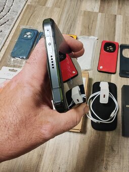 Honor magic 6 pro 12/512 - 12