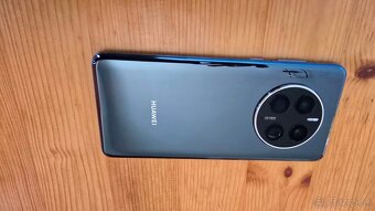 Predám 19 mesačný Huawei Mate 50 Pro RAM 8 GB ROM 256GB Dual - 12