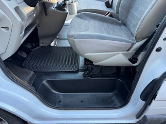 Renault Trafic 2,0 Dci 84kW Long 99tis km - 12