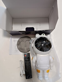 Svetelný projektor Astronaut - 12