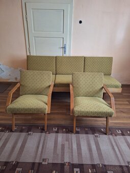 Staré retro drevené pohodlné kreslá na renováciu - 12