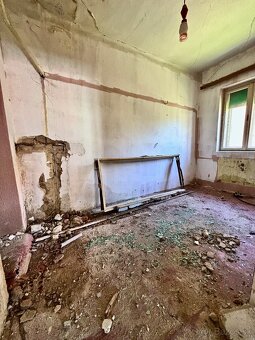 Na predaj rodinný dom s projektom na rekonštrukciu v Mýtnej - 12