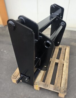 Adapter. medzikus manitou teleskop pre naradie JCB manip... - 12