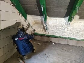 Zateplenie striekanou izoláciou, hydroizolácie pur penou - 12