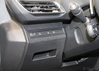 Peugeot 3008 PHEV 225 Allure DPH / LED hybridní automat - 12