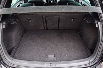 Volkswagen Golf R 2.0 TSI 221 kW 4Motion - 12