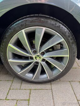 Škoda Octavia 1,8 TSI 132kW L&K, 4x4, ročník 2015 - 12