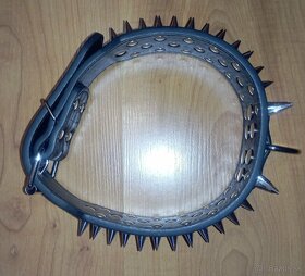 Koženkový obojok s hrotmi S M Lčierne - 12