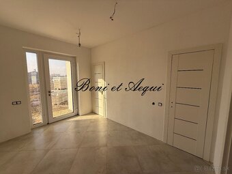 5 izbový RD na 1313 m2 pozemku blízko Piešťan - 12