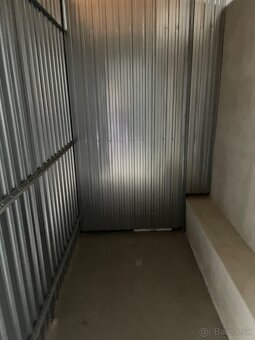 ZNÍŽENÁ CENA - garsónka v centre Nitry s balkónom a pivnicou - 12