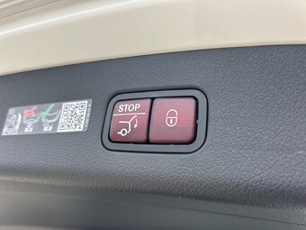 MERCEDES-BENZ GLC 220 d 4MATIC - NOVÉ VOZIDLO - 12