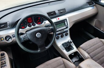 Volkswagen Passat B6 sedan Highline 2.0TDI 103 kw - 12