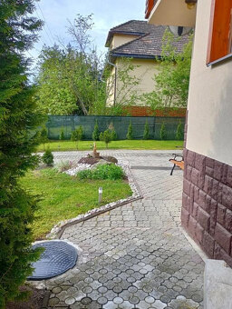 Na predaj: krásny kompletne zrekonštruovaný,priestranný dom  - 12