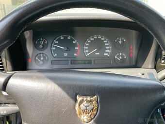Jaguár XJR 300 - 12