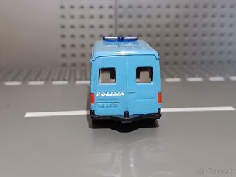 SIKU, MATCHBOX MODELY ÁUT - 12