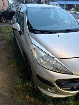 Peugeot 207 - 12