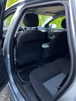Predám Ford Mondeo Combi 85kw Manuál - 12