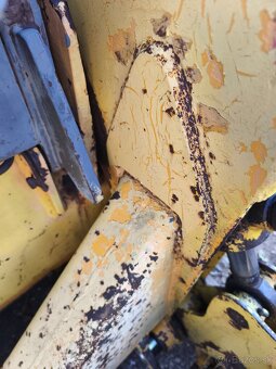 Unc 750 ( locust, unc 060) - 12