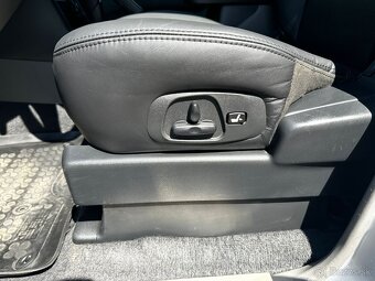 Mitsubishi Pajero - 12