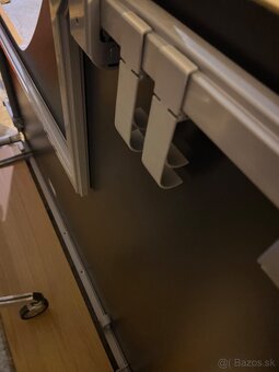 Rohový kancelársky stôl Kinnarps - 12