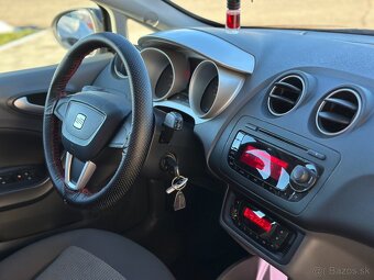 Seat Ibiza ST 1.4 16V benzín 63 kW, 2011 - 12