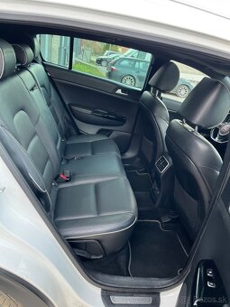 KIA Sportage 2.0 CRDi GT-Line = 4WD (4x4), A/T Panoráma = - 12