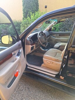 Toyota land cruiser - 12