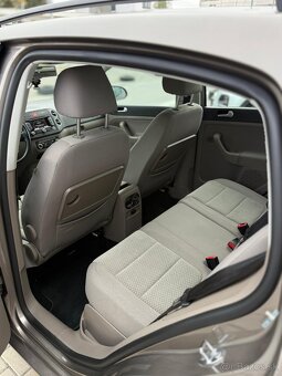 Volkswagen Golf Plus - 12