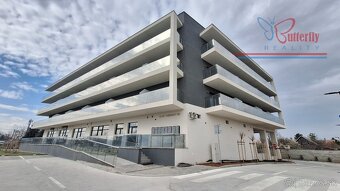NA PRENÁJOM: 2 izb. byt, 2x balkón, parking, Ulica Svornosti - 12