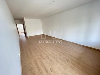 --REZERVOVANÝ-- 3 IZBOVÝ BYT , ZELENÉ VLČINCE, 84m2 - 12
